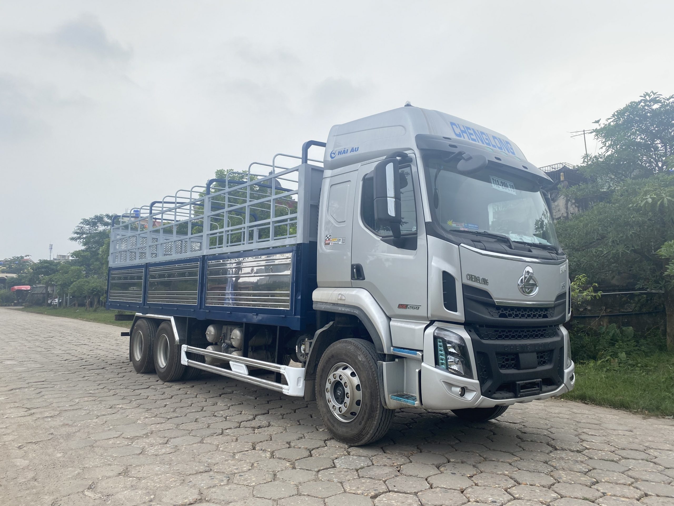 chenglong-h5-6x2-260hp-mui-bat-8m2